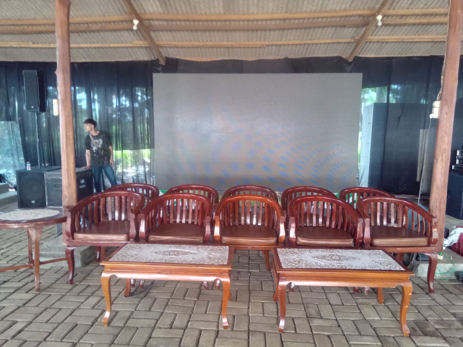 Bikin Acara Makin Berkesan dengan Sewa Kursi Betawi Harga Terjangkau di Batuceper Tangerang!