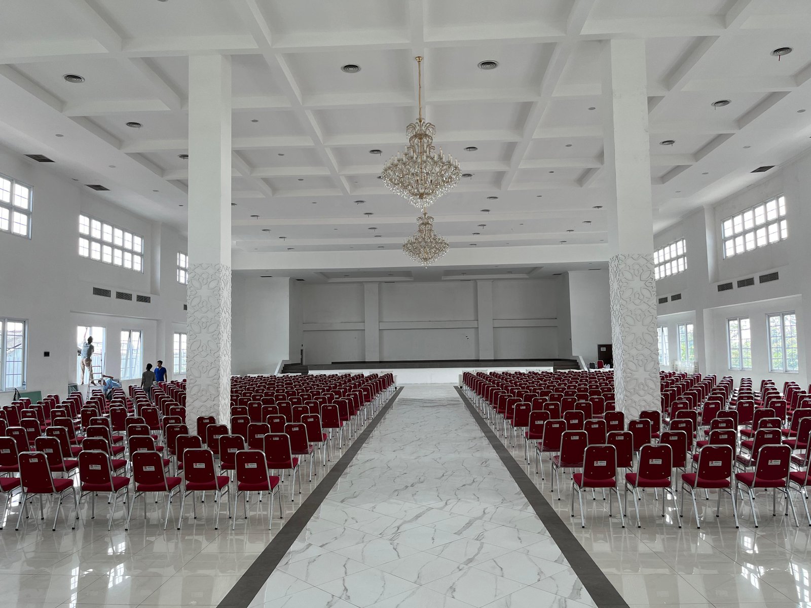 Sewa Kursi Futura – Pilihan Tepat untuk Kenyamanan & Estetika di Setiap Acara Anda