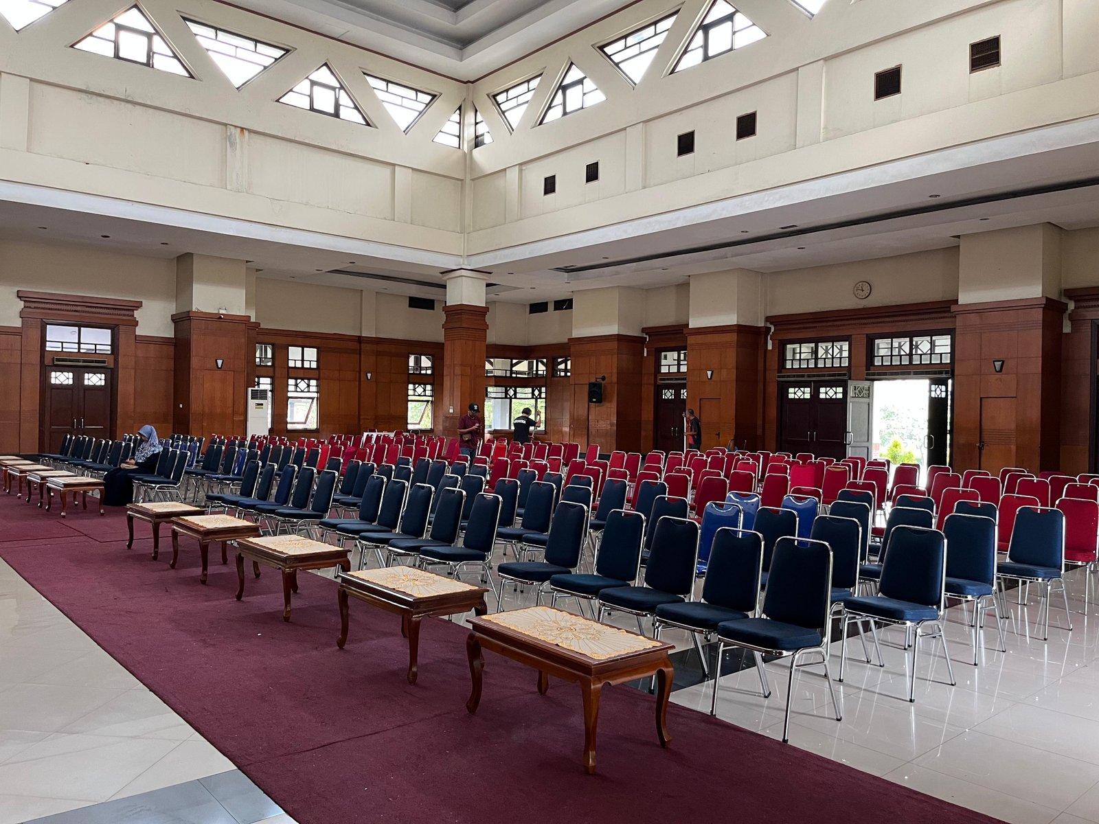 Pilihan Tepat untuk Kenyamanan Acara Anda – Sewa Kursi Futura Berkualitas