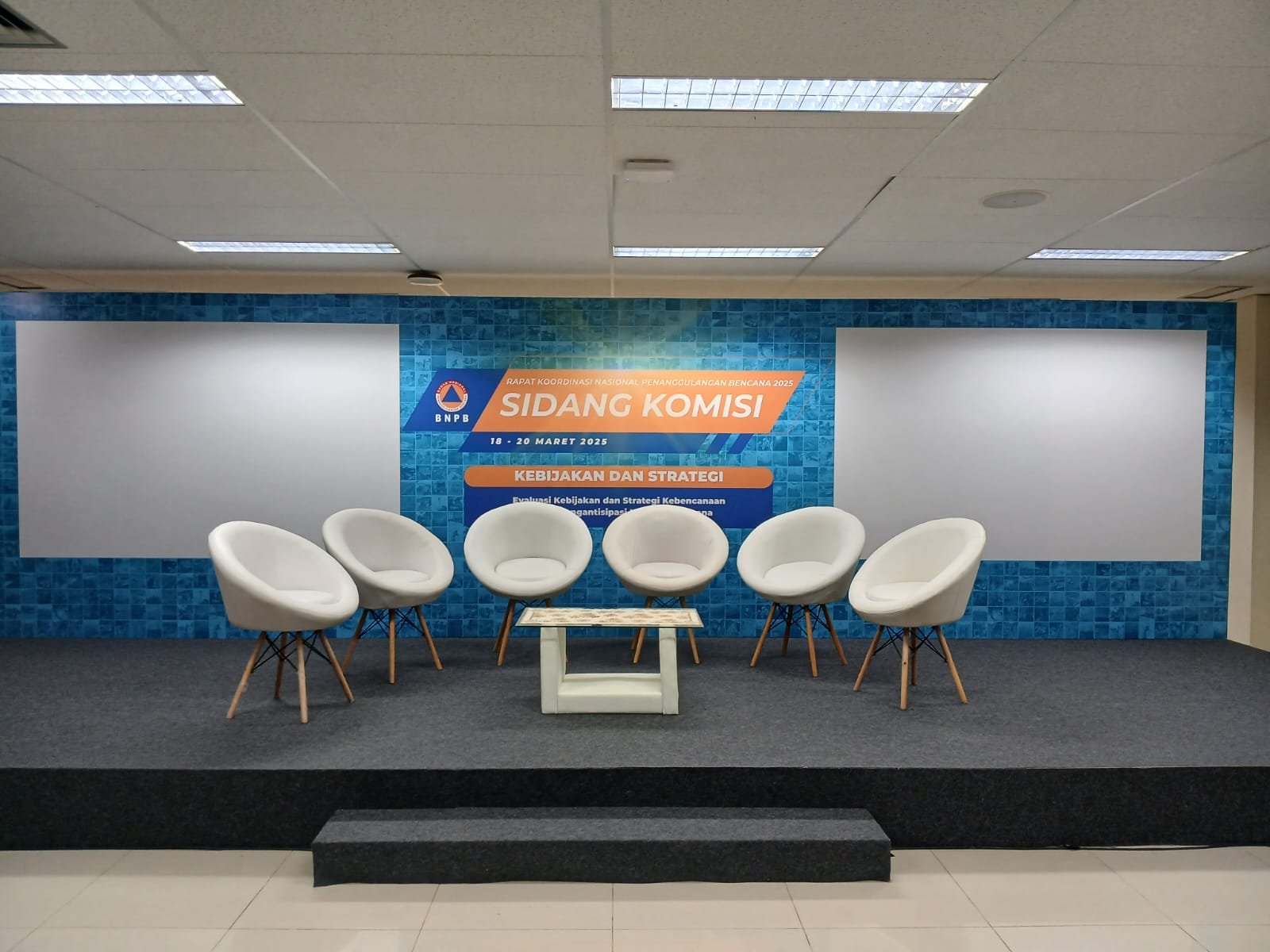 Sewa Backdrop Elegan – Sentuhan Visual yang Menyempurnakan Acara Anda