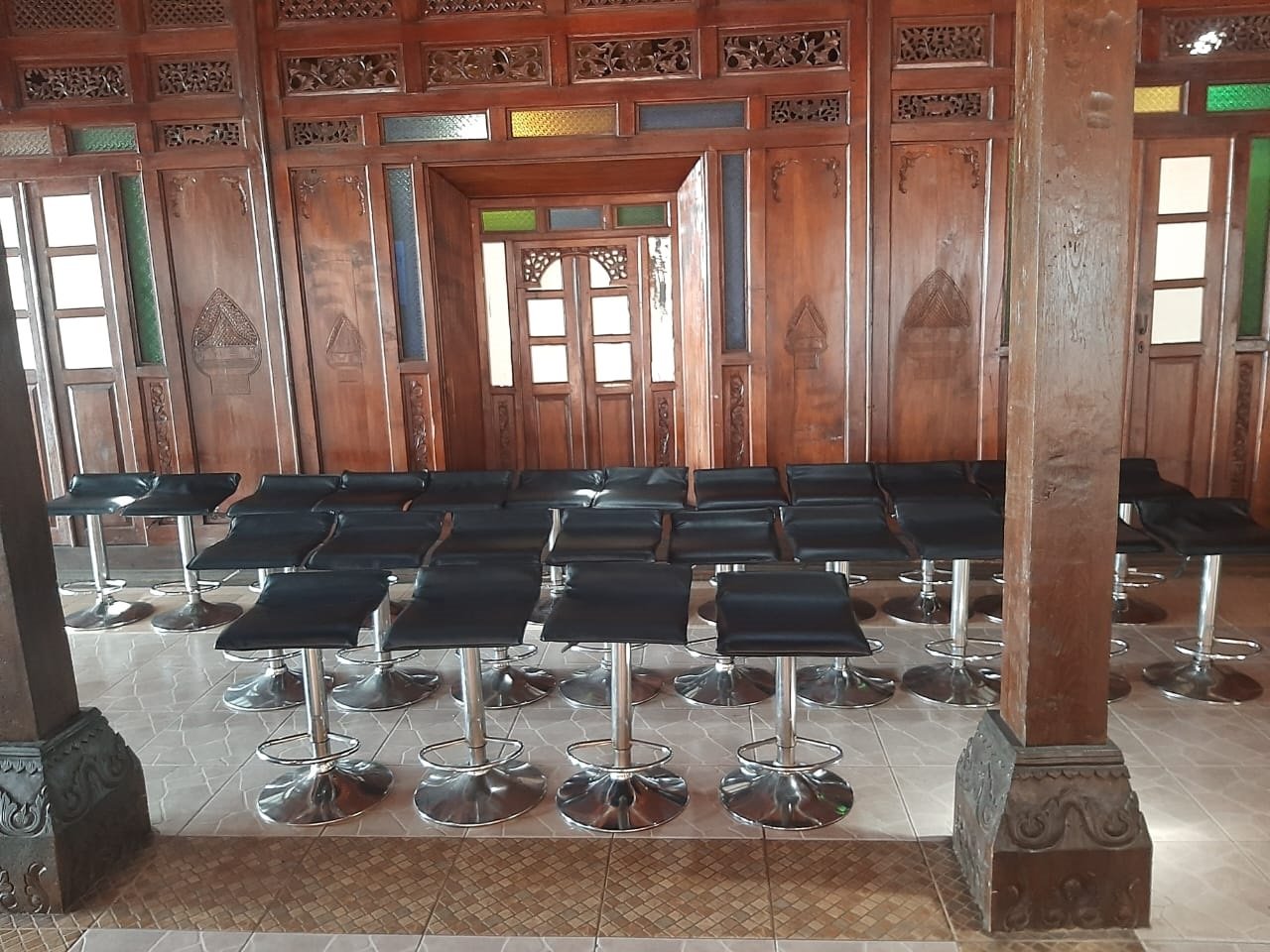 SEWA BARSTOOL LOKASI SEKITAR JATISAMPURNA DI BEKASI 