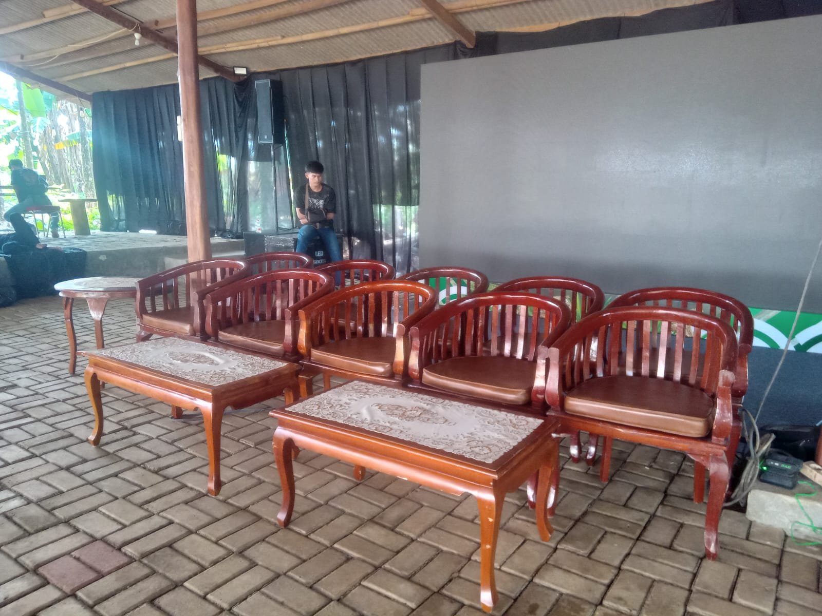 SEWA KURSI MURAH DI KEBON JERUK JAKARTA BARAT – SOLUSI TERBAIK UNTUK SEMUA ACARA!