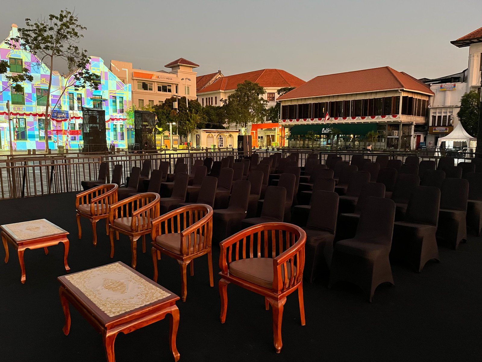 SEWA KURSI MURAH DI TAMAN SARI – PILIHAN LENGKAP UNTUK SEGALA EVENT DI TAMAN SARI JAKARTA BARAT!