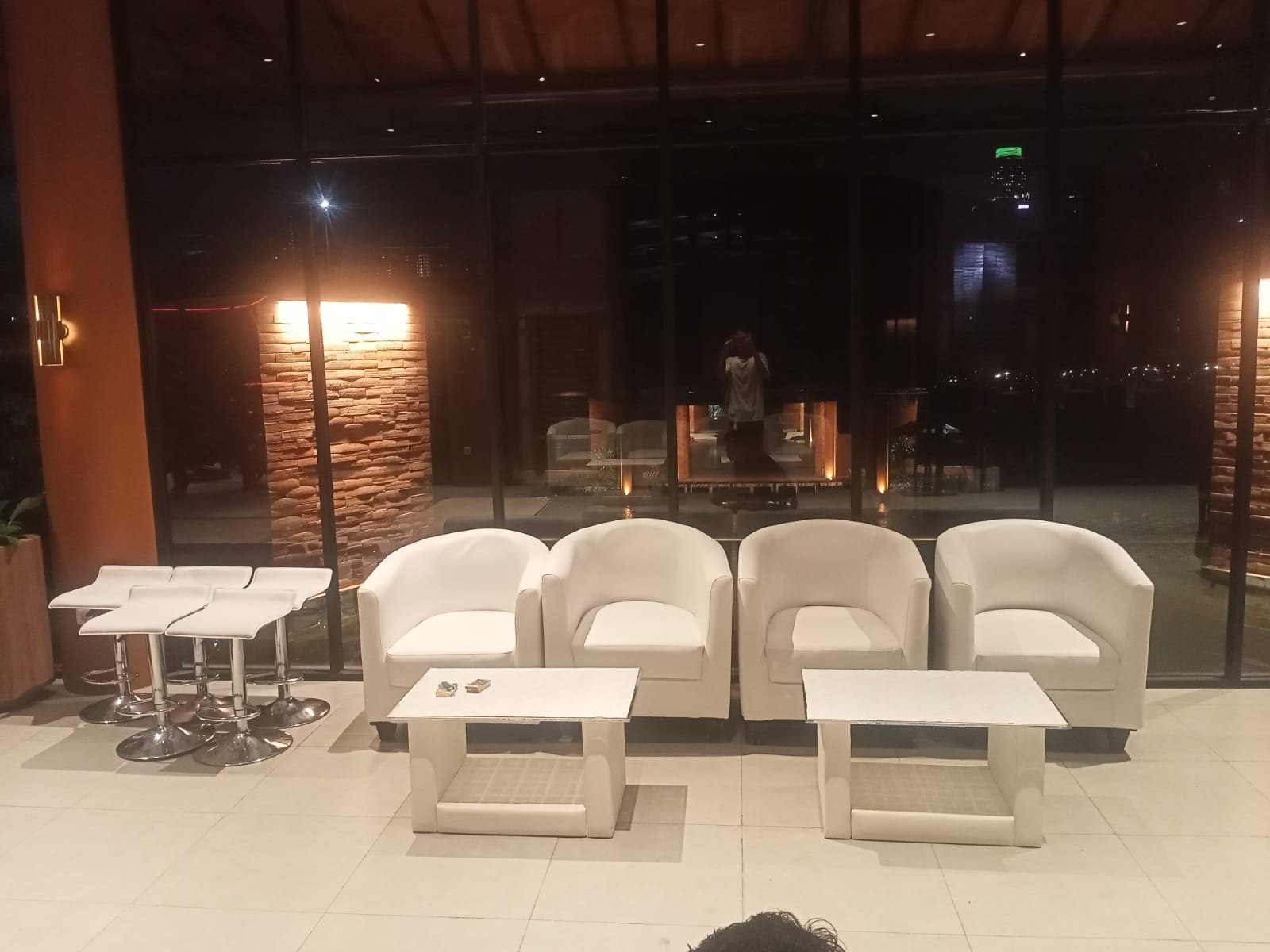 Sewa Sofa Oval – Pilihan Kursi Premium untuk Acara Berkelas