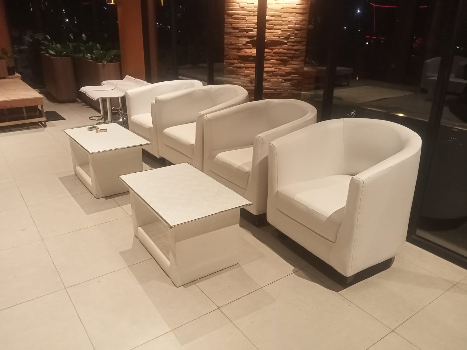 Sewa Sofa Oval – Sentuhan Mewah untuk Setiap Acara Anda