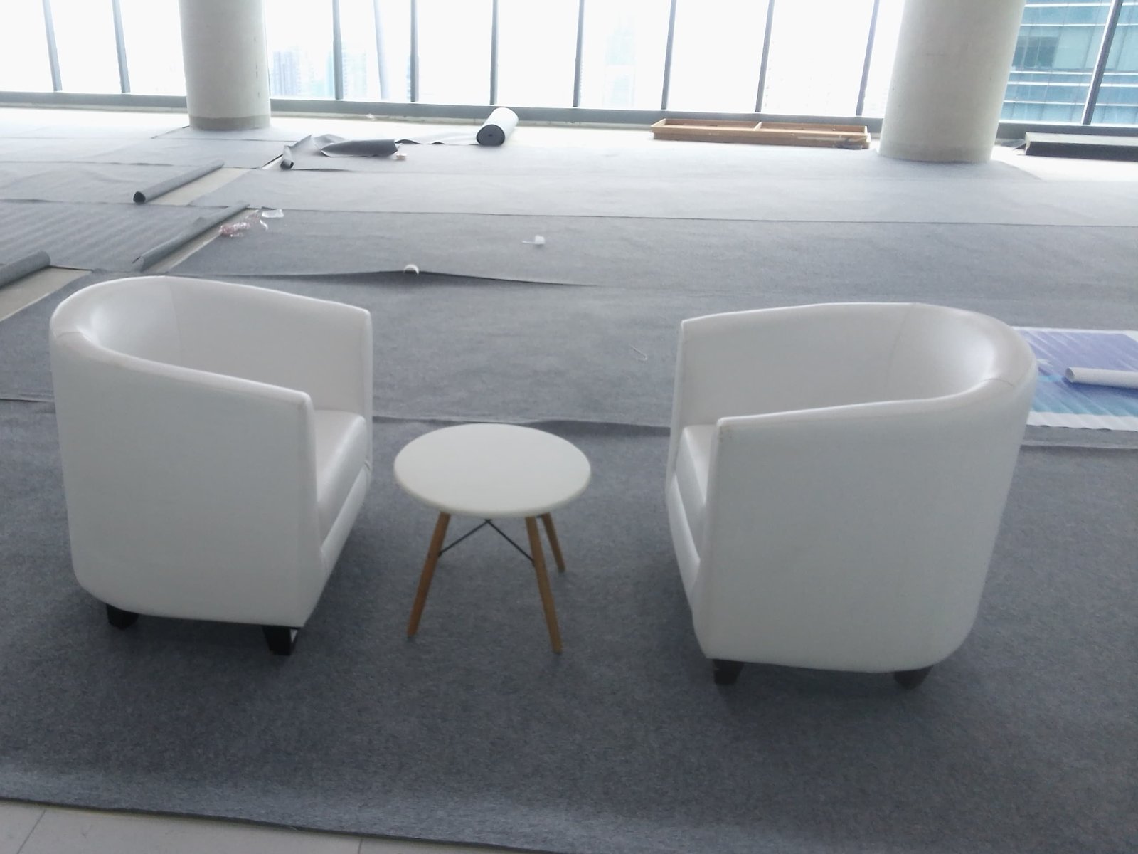 Sewa Meja Bulat Diameter 50 cm – Fleksibel, Elegan, dan Siap Menyempurnakan Ruang Acara Anda