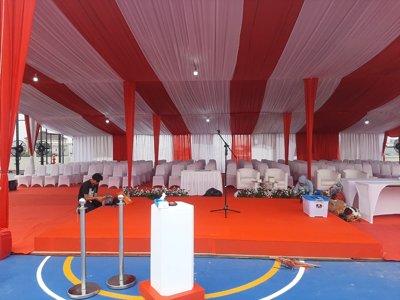 Sewa Podium Babakan Madang – Solusi Podium untuk Seminar, Rapat, dan Acara Resmi