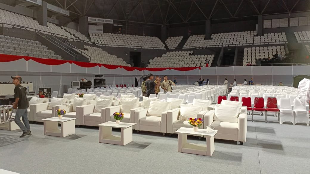 Sewa Sofa Kotak Single – Simpel Stylish dan Siap Mengangkat Citra Acara Anda