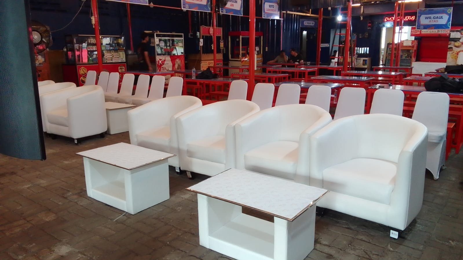 Sewa Sofa Oval untuk Acara Berkelas – Sentuhan Elegan di Setiap Momen