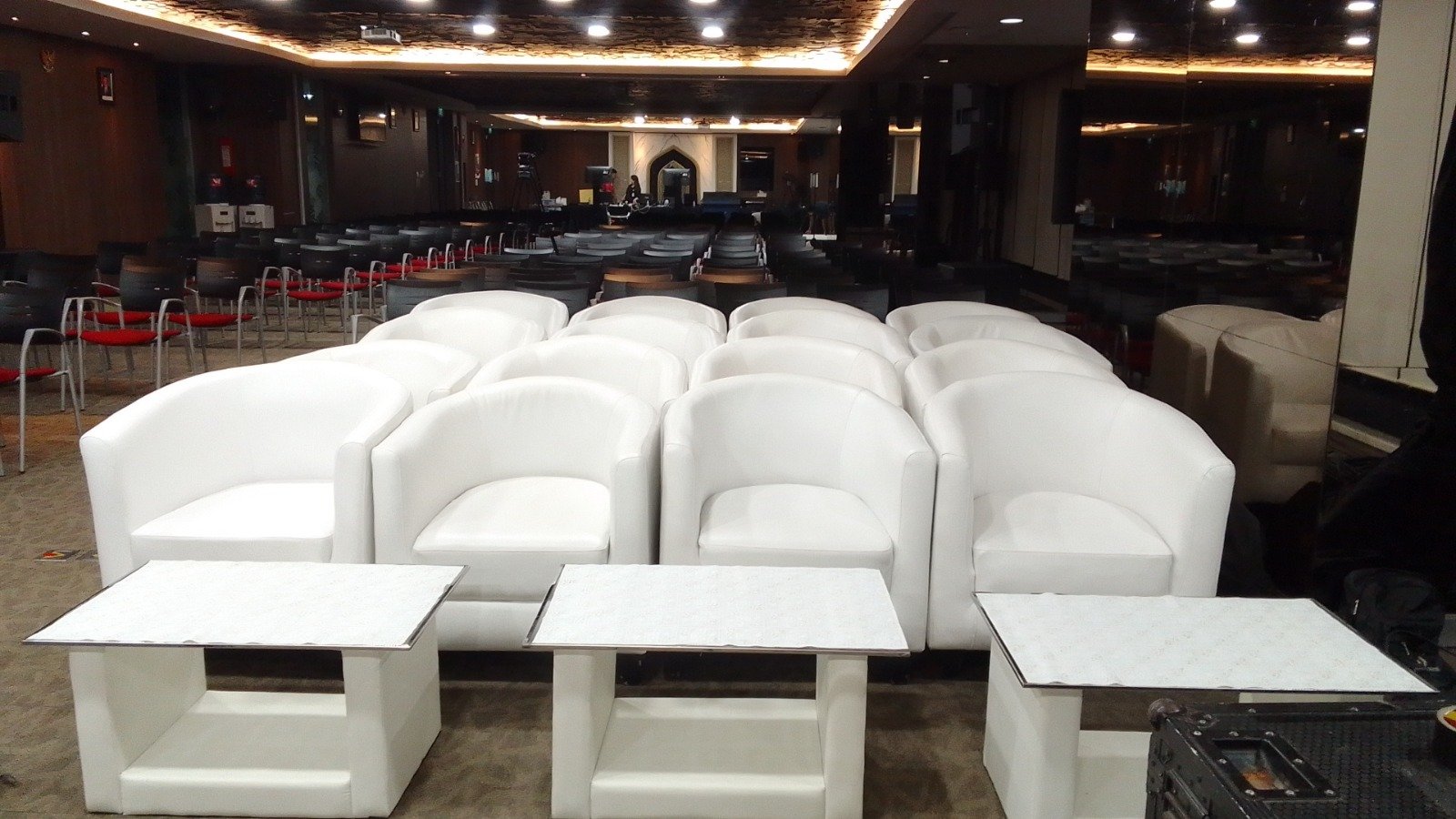 Sewa Sofa Sekitar di Universitas Indonesia – Balairung / Auditorium Jaminan Kualitas 2025