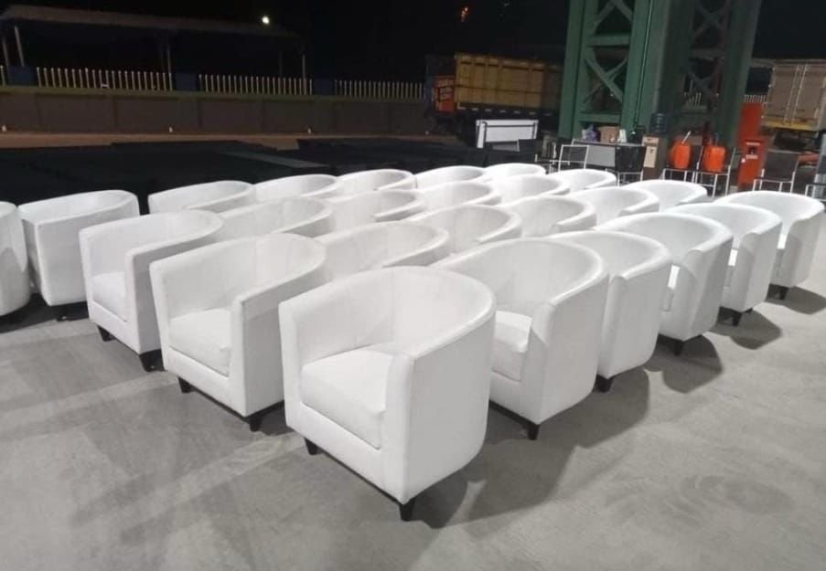 Sewa Sofa Single Oval – Sentuhan Elegan yang Memukau di Setiap Acara