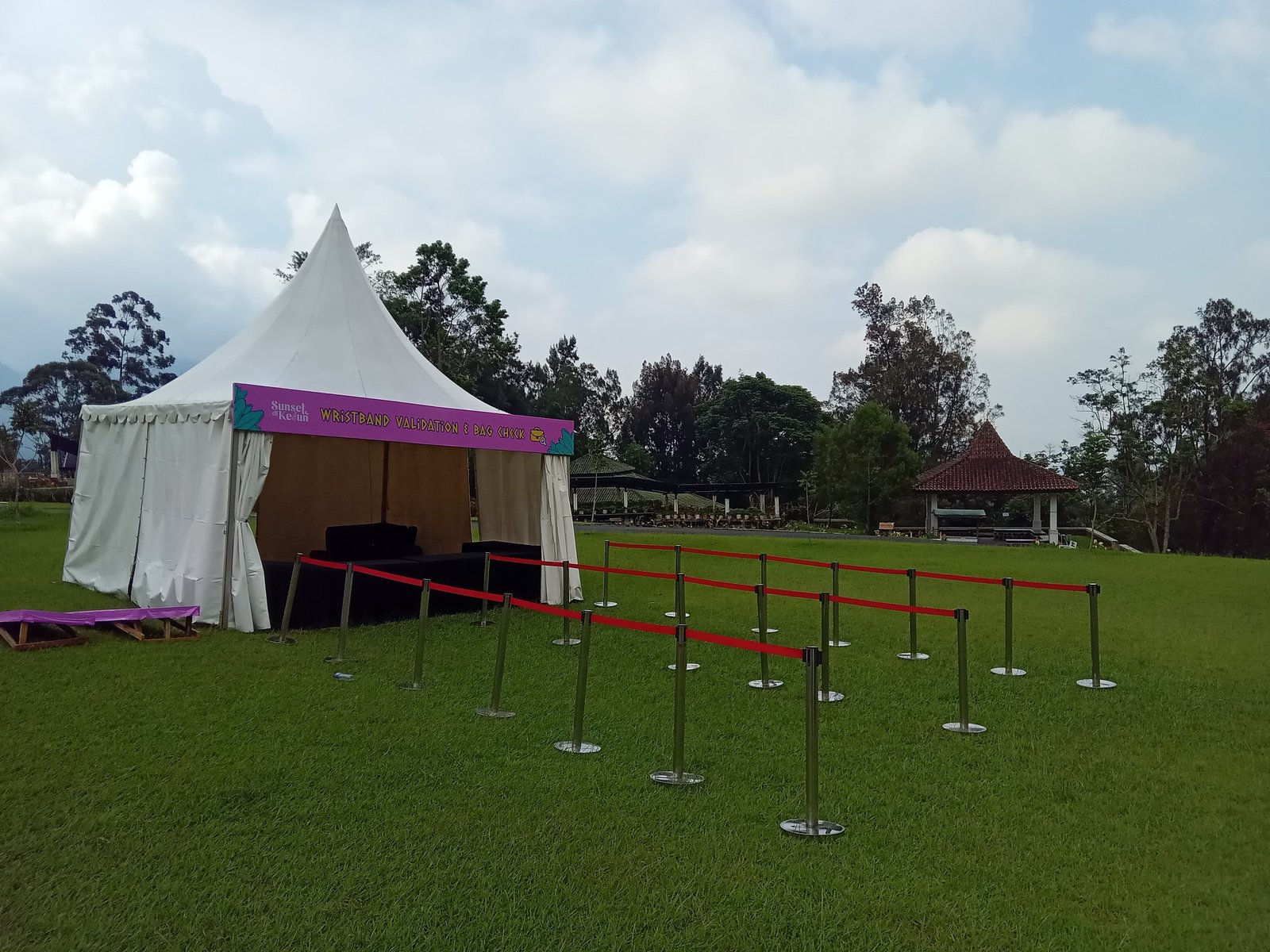 Sewa Tenda Sarnavil 3x3 – Solusi Stylish & Fungsional untuk Event Outdoor Anda