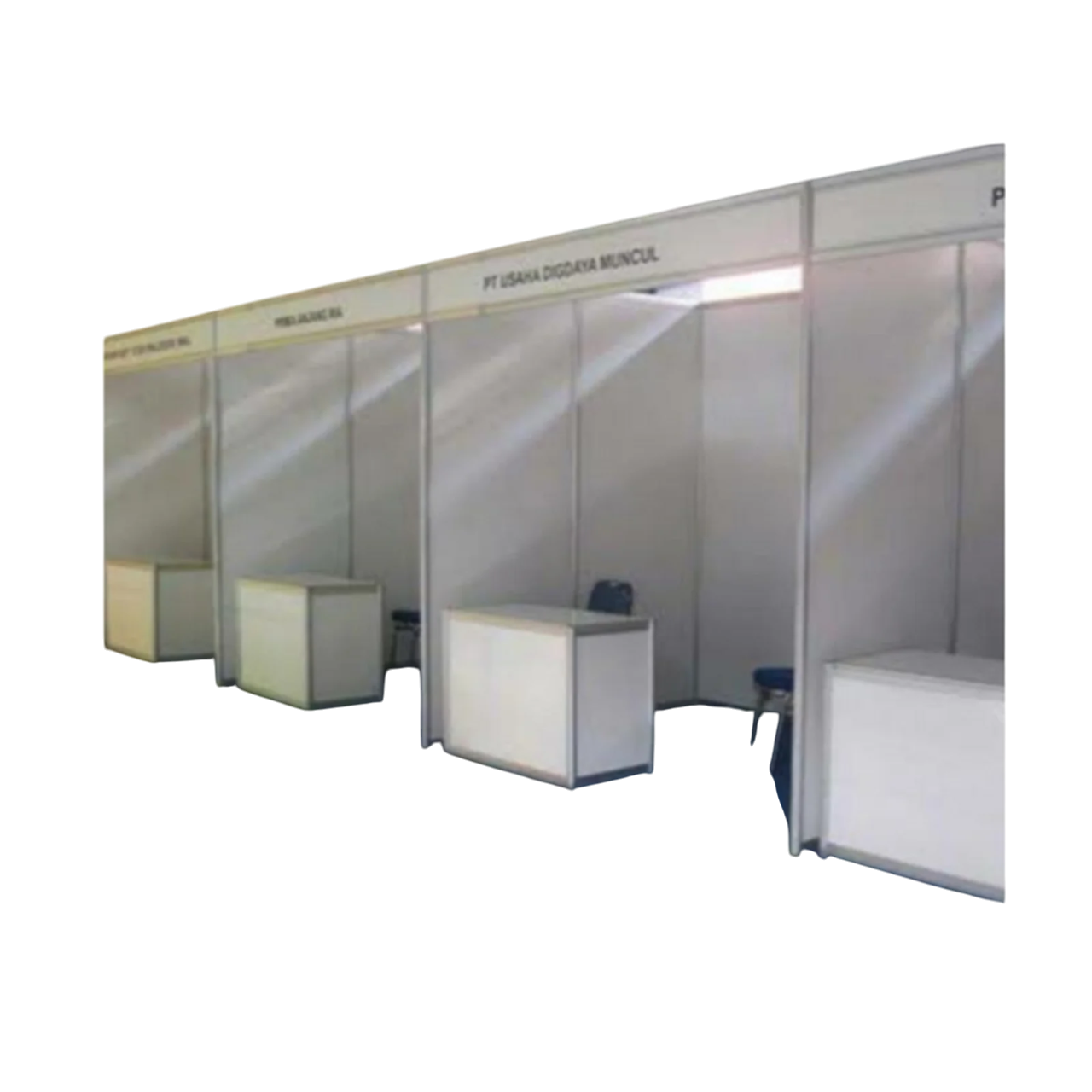 STAND BOOTH R8